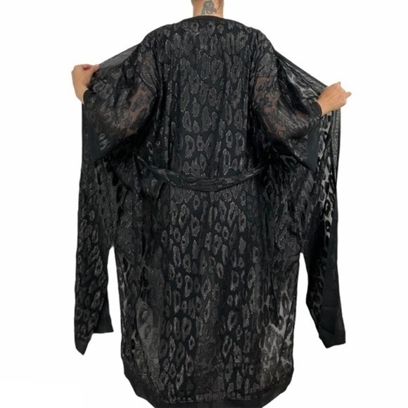 EXPRESS Black Burn Out Leopard Kimono One Size - Picture 4 of 16